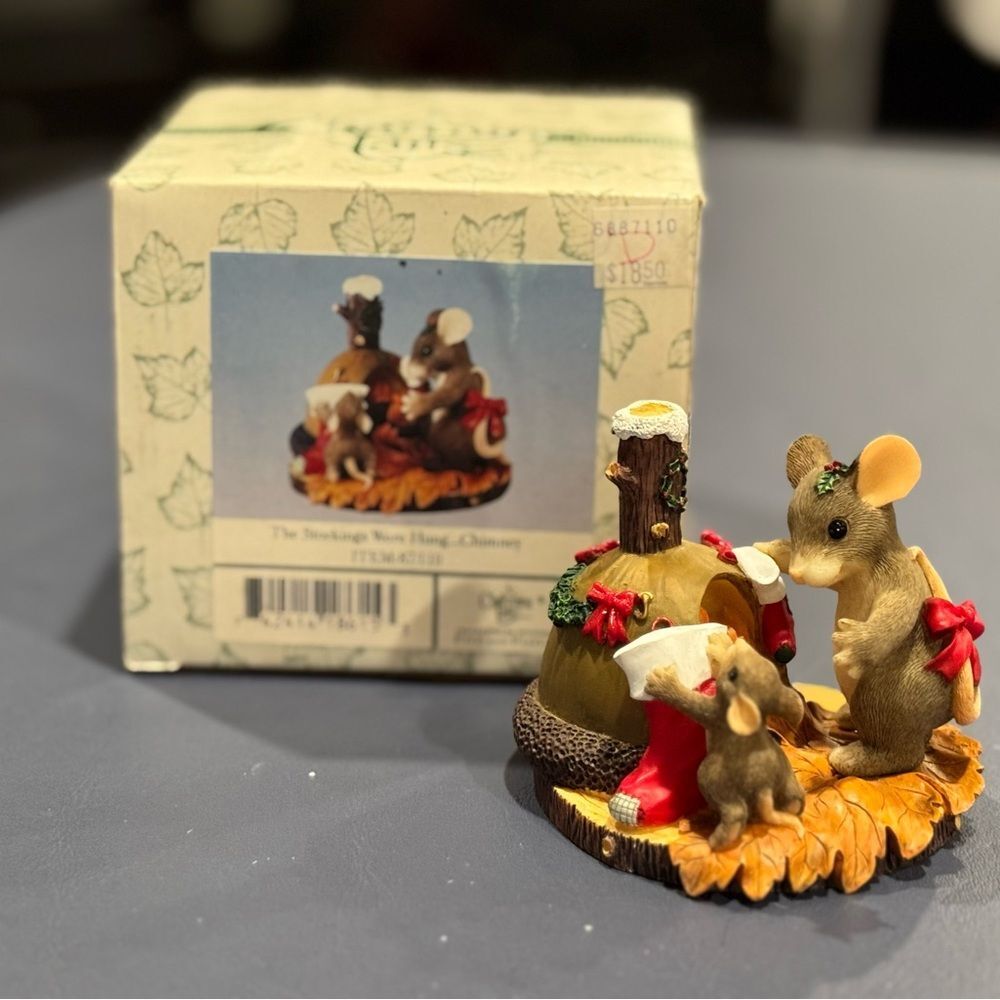 "The Stockings Were Hung" figurine Charming Tails collection by Fitz & Floyd